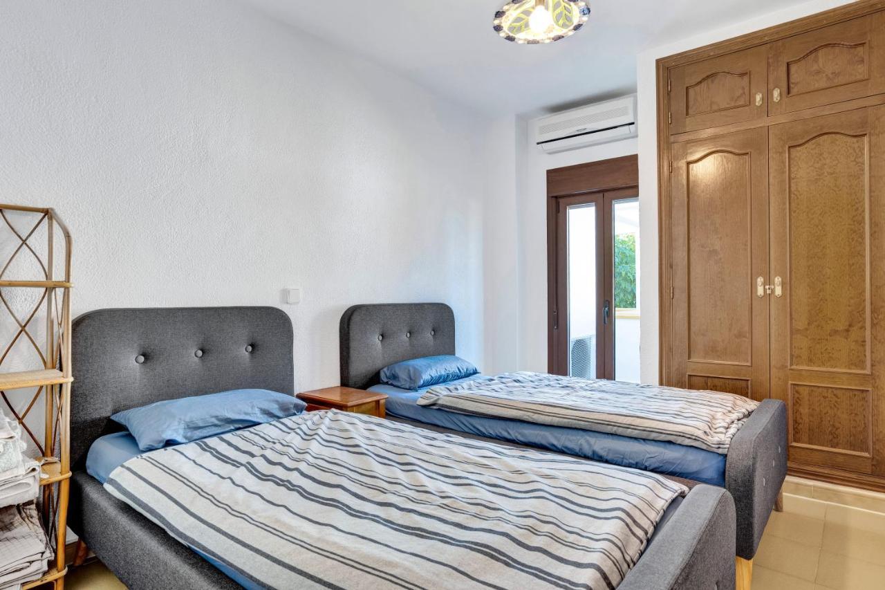 Ruhiges Eckreihenhaus Mit Pool In La Sella Zarzas One Denia Vila Pedreguer Exterior foto